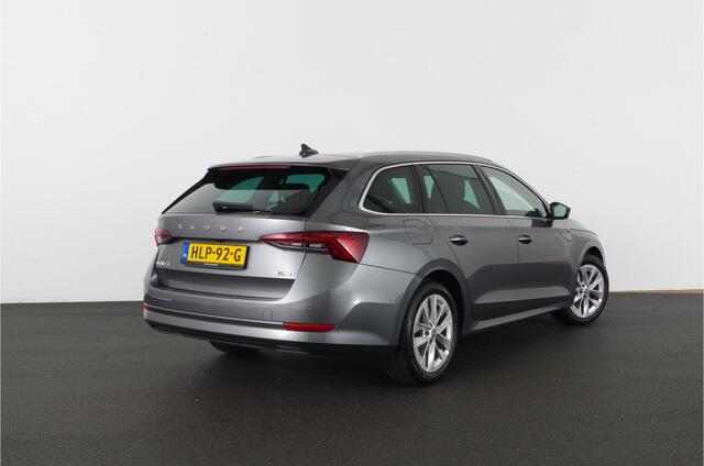 Skoda OCTAVIA Combi 1.0 e-TSI Ambition > Trekhaak/Camera/Sfeerverlichting/Stoelverwarming...