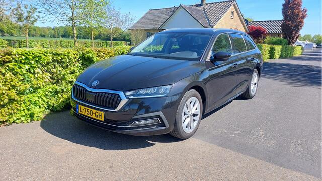Skoda OCTAVIA Combi 1.0 TSI Business Edition CLIMA/NAVI/LED BJ 2021