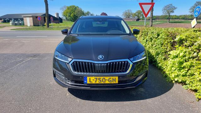 Skoda OCTAVIA Combi 1.0 TSI Business Edition CLIMA/NAVI/LED BJ 2021