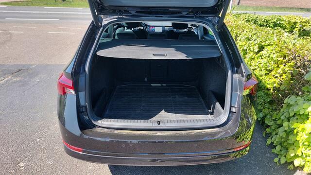Skoda OCTAVIA Combi 1.0 TSI Business Edition CLIMA/NAVI/LED BJ 2021
