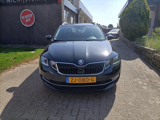 Skoda OCTAVIA COMBI 1.0 TSI Style Business Leder/DSG/Navi/Trekh