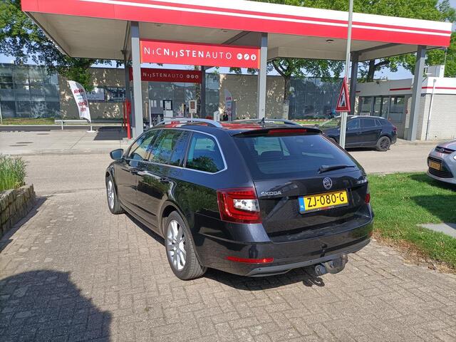 Skoda OCTAVIA COMBI 1.0 TSI Style Business Leder/DSG/Navi/Trekh