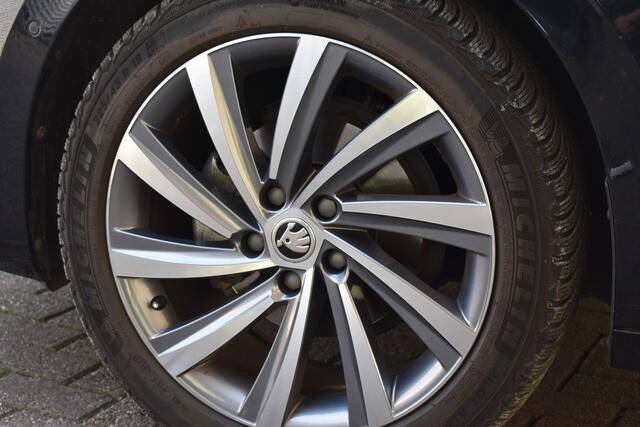 Skoda OCTAVIA Combi 1.5 e-TSI Business Edition Plus 1e Eigenaar | Schuifdak | Navigatie | Stoelverwarming 12 mnd BOVAG garantie Whatsapp 06-53188999