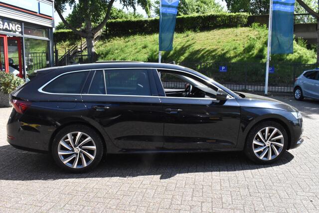 Skoda OCTAVIA Combi 1.5 e-TSI Business Edition Plus 1e Eigenaar | Schuifdak | Navigatie | Stoelverwarming 12 mnd BOVAG garantie Whatsapp 06-53188999