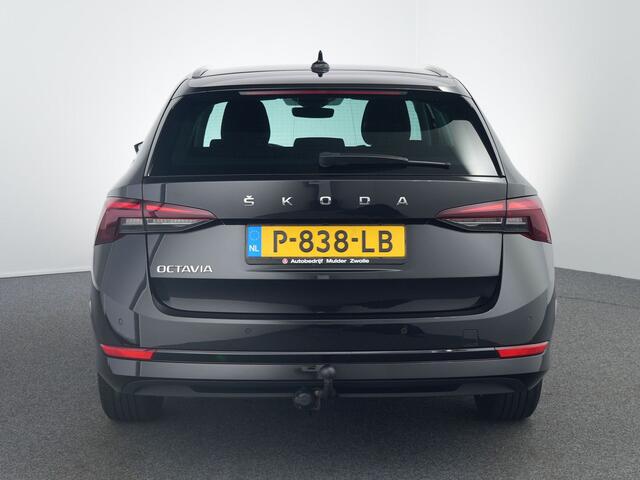 Skoda OCTAVIA Combi 1.5 TSI First Edition | Carplay | Trekhaak |