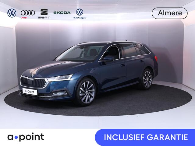 Skoda OCTAVIA Combi 1.4 TSI iV PHEV Style 204 pk Automaat (DSG) | Navigatie | Parkeersensoren (Park assist) | Achteruitrijcamera | Adaptieve cruise control | Stoelverwarming | Head-up display |