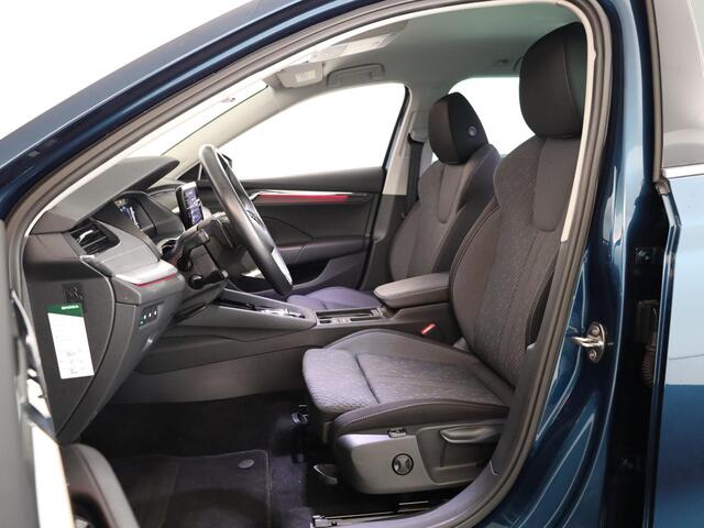 Skoda OCTAVIA Combi 1.4 TSI iV PHEV Style 204 pk Automaat (DSG) | Navigatie | Parkeersensoren (Park assist) | Achteruitrijcamera | Adaptieve cruise control | Stoelverwarming | Head-up display |
