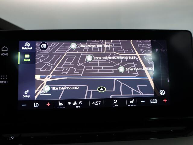 Skoda OCTAVIA Combi 1.4 TSI iV PHEV Style 204 pk Automaat (DSG) | Navigatie | Parkeersensoren (Park assist) | Achteruitrijcamera | Adaptieve cruise control | Stoelverwarming | Head-up display |