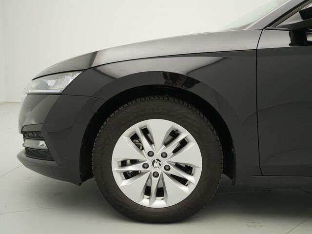 Skoda OCTAVIA Combi 1.0 e-TSI 110pk DSG Business Edition Trekhaak Navigatie Pdc Clima