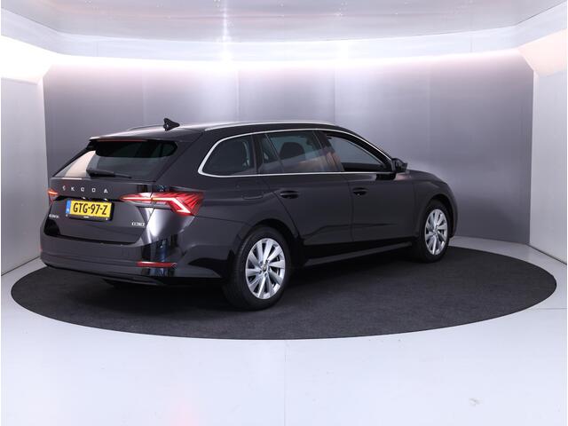 Skoda OCTAVIA Combi 1.0 e-TSI Ambition 110 pk Automaat (DSG) | Navigatie | Parkeersensoren | LED koplampen | Stoelverwarming | Apple Carplay/Android Auto |