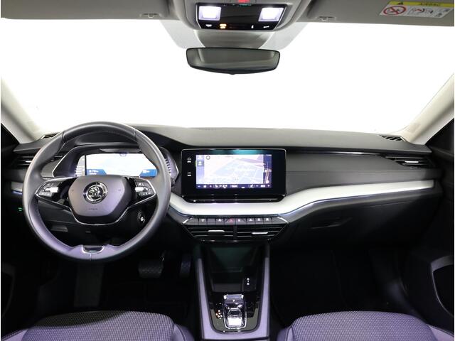 Skoda OCTAVIA Combi 1.0 e-TSI Ambition 110 pk Automaat (DSG) | Navigatie | Parkeersensoren | LED koplampen | Stoelverwarming | Apple Carplay/Android Auto |