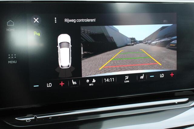 Skoda OCTAVIA Combi 1.5 e-TSI DSG Style Navigatie Climatic Control Parkeer Sensoren + Camera DAB Cruise control Lichtmetalen Velgen Keyless