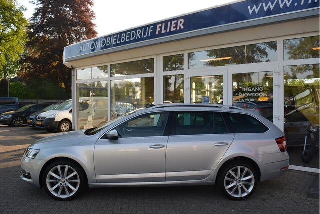 Skoda OCTAVIA Combi 1.5 TSI Greentech Style Business | Pano | PDC | Trekhaak | Orig. NL | NAP | Leder | Alcantara |