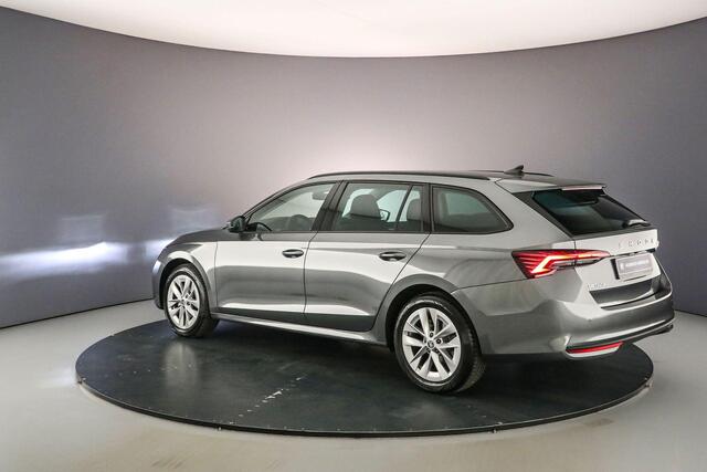 Skoda OCTAVIA Combi Business Edition Plus 1.5 eTSI 150pk DSG Automaat Trekhaak, Achteruitrijcamera, Navigatie, Adaptive cruise control, Elektrische achterklep, Parkeersensoren
