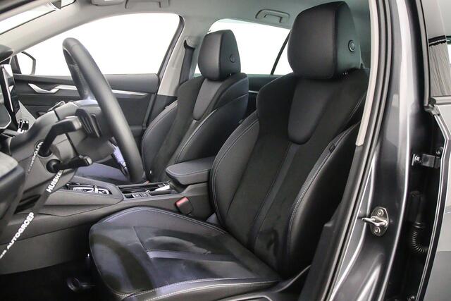 Skoda OCTAVIA Combi Business Edition Plus 1.5 eTSI 150pk DSG Automaat Trekhaak, Achteruitrijcamera, Navigatie, Adaptive cruise control, Elektrische achterklep, Parkeersensoren