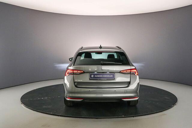 Skoda OCTAVIA Combi Business Edition Plus 1.5 eTSI 150pk DSG Automaat Trekhaak, Achteruitrijcamera, Navigatie, Adaptive cruise control, Elektrische achterklep, Parkeersensoren