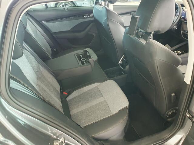 Skoda OCTAVIA Combi 1.5 TSI MHEV Sportline ex BTW: ¤ 30.123,- |Matrix|NAVI|CARPLAY|