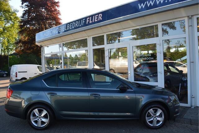 Skoda OCTAVIA 1.4 150PK TSI Greentech Ambition Business | Trekhaak | Clima | Cruise | Stoel VW | Orig. NL | NAP |