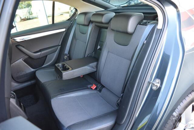 Skoda OCTAVIA 1.4 150PK TSI Greentech Ambition Business | Trekhaak | Clima | Cruise | Stoel VW | Orig. NL | NAP |