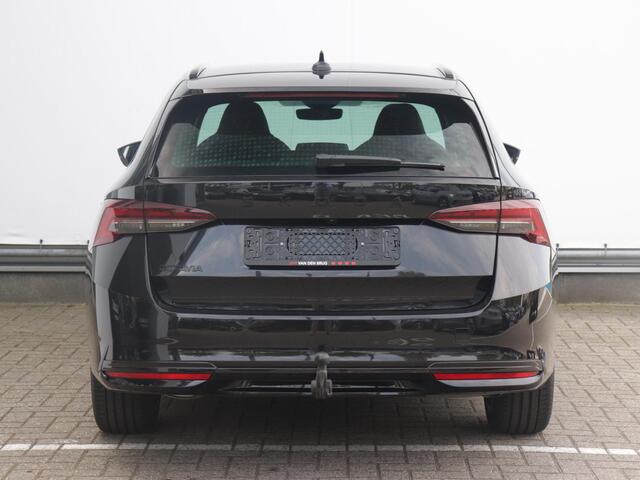 Skoda OCTAVIA Combi 1.5 TSI MHEV Sportline 150pk Automaat | Wegklapbare trekhaak | Matrix LED | 360° camera | Elektrische stoelen met geheugen | Adaptive cruise | Stoelverwarming v+a |