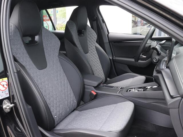 Skoda OCTAVIA Combi 1.5 TSI MHEV Sportline 150pk Automaat | Wegklapbare trekhaak | Matrix LED | 360° camera | Elektrische stoelen met geheugen | Adaptive cruise | Stoelverwarming v+a |
