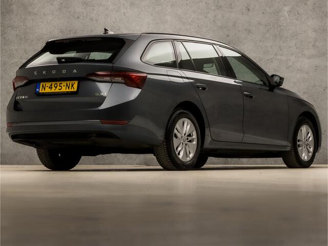 Skoda OCTAVIA Combi 1.0 e-TSI Business Sport Automaat (APPLE CARPLAY, GROOT NAVI, VIRTUAL COCKIT, CAMERA, STOELVERWARMING, SPORTSTOELEN, LED KOPLAMPEN, CRUISE, PARKEERSENSOREN, NIEUWE APK, NIEUWSTAAT)