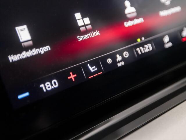 Skoda OCTAVIA Combi 1.0 e-TSI Business Sport Automaat (APPLE CARPLAY, GROOT NAVI, VIRTUAL COCKIT, CAMERA, STOELVERWARMING, SPORTSTOELEN, LED KOPLAMPEN, CRUISE, PARKEERSENSOREN, NIEUWE APK, NIEUWSTAAT)