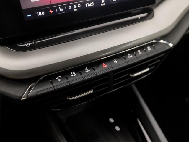 Skoda OCTAVIA Combi 1.0 e-TSI Business Sport Automaat (APPLE CARPLAY, GROOT NAVI, VIRTUAL COCKIT, CAMERA, STOELVERWARMING, SPORTSTOELEN, LED KOPLAMPEN, CRUISE, PARKEERSENSOREN, NIEUWE APK, NIEUWSTAAT)