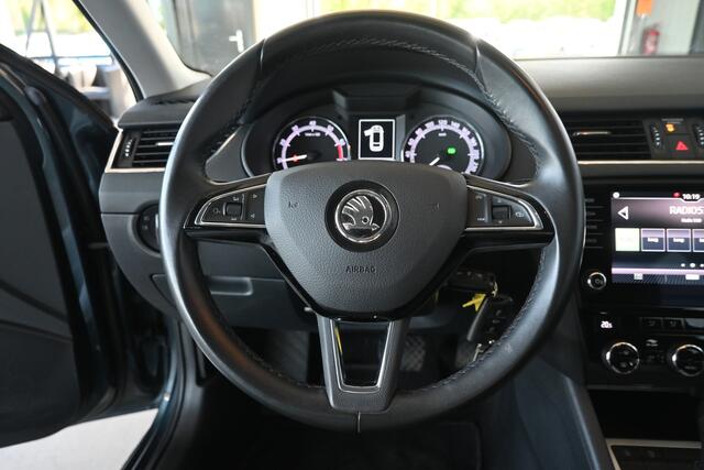 Skoda OCTAVIA Combi 1.5 TSI Greentech Business Edition AUTOMAAT Climate control Navigatie Trekhaak Cruise control Apple Carplay Inruil Mogelijk!
