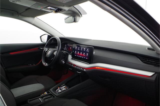 Skoda OCTAVIA Combi 1.0 e-TSI Ambition > Camera/Trekhaak/Black Magic/sfeerverlichting/All season banden...