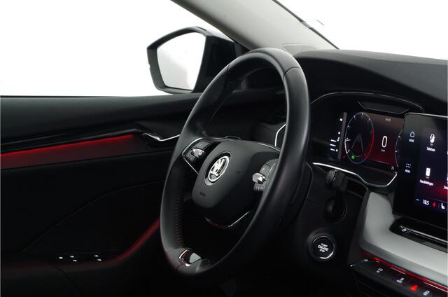 Skoda OCTAVIA Combi 1.0 e-TSI Ambition > Camera/Trekhaak/Black Magic/sfeerverlichting/All season banden...