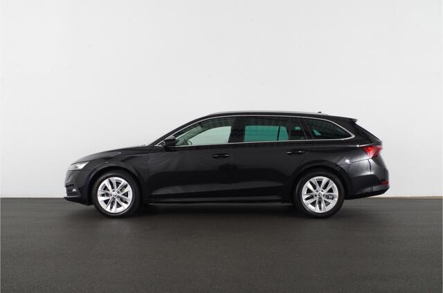 Skoda OCTAVIA Combi 1.0 e-TSI Ambition > Camera/Trekhaak/Black Magic/sfeerverlichting/All season banden...
