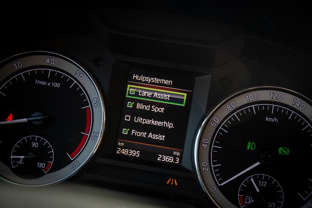 Skoda OCTAVIA Combi 1.4 TSI Greentech Style Business Canton audio, Trekhaak, Front assist