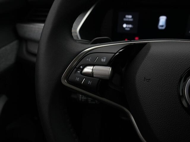 Skoda OCTAVIA Combi 1.5 TSI 150 pk DSG MHEV Business Edition | Matrix LED | Achteruitrijcamera | Navigatie | Stoelverwarming | Leder/stof