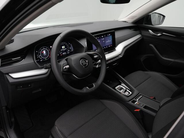 Skoda OCTAVIA Combi 1.5 e-TSI 150 pk DSG Selection | Achteruitrijcamera | Stoelverwarming | Apple Carplay / Android Auto