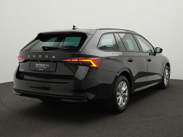 Skoda OCTAVIA Combi 1.5 e-TSI 150 pk DSG Selection | Achteruitrijcamera | Stoelverwarming | Apple Carplay / Android Auto