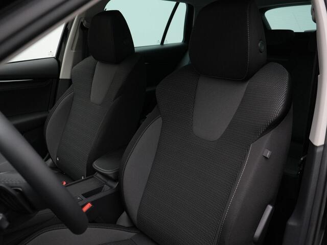 Skoda OCTAVIA Combi 1.5 e-TSI 150 pk DSG Selection | Achteruitrijcamera | Stoelverwarming | Apple Carplay / Android Auto