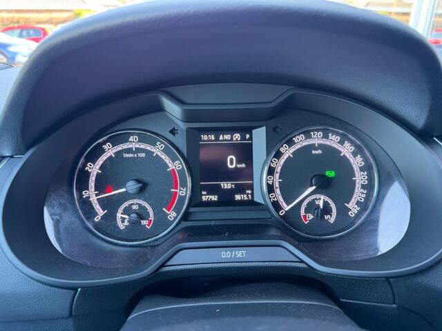 Skoda OCTAVIA 1.5 TSI Greentech Sport Business