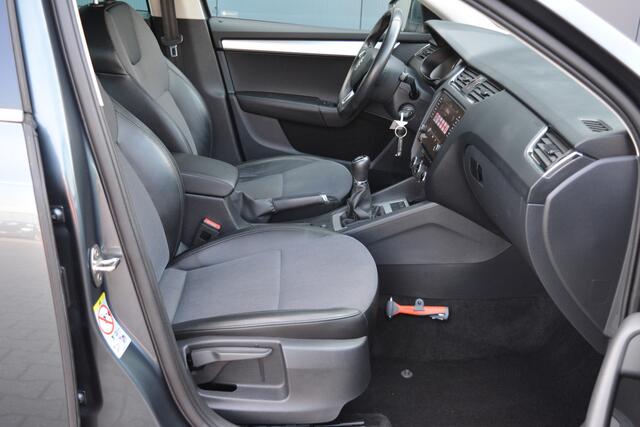 Skoda OCTAVIA Combi 1.5 TSI Greentech Business Edition