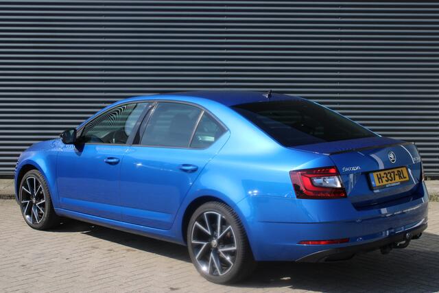 Skoda OCTAVIA 1.5 TSI Greentech Sport Business Trekhaak Navigatie Carplay NAP
