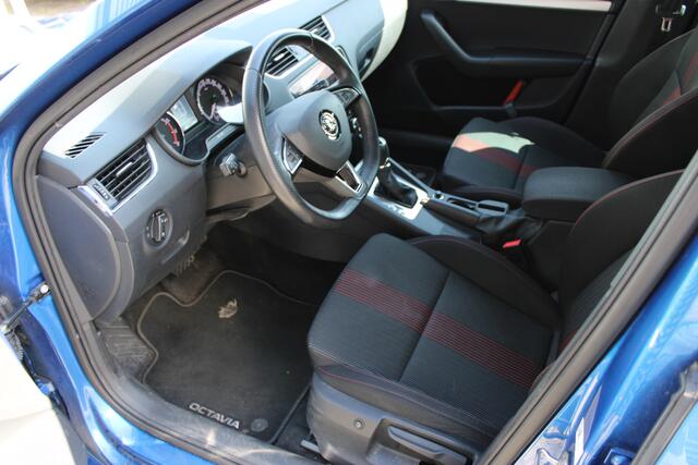 Skoda OCTAVIA 1.5 TSI Greentech Sport Business Trekhaak Navigatie Carplay NAP