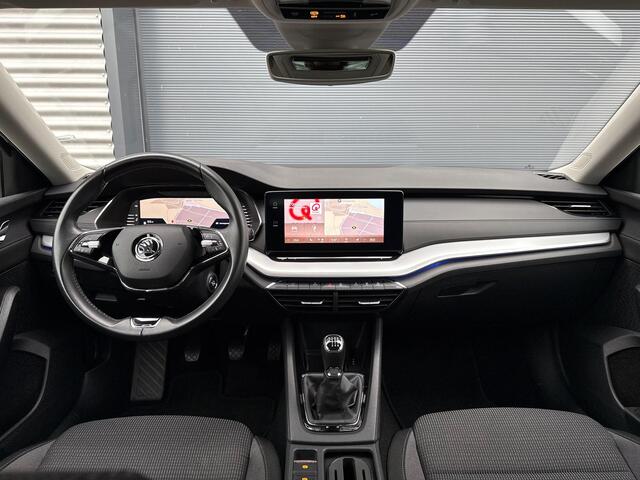 Skoda OCTAVIA Combi 1.0 TSI Business Edition ?Virtual Cockpit ?Full LED ?Navigatie ?Camera ?Apple Carplay & Android Auto ?Sfeerverlichting ?Stoelverwarming ?Keyless ?Climate ?Cruise ?Parkeersensoren ?Lichtmetaal