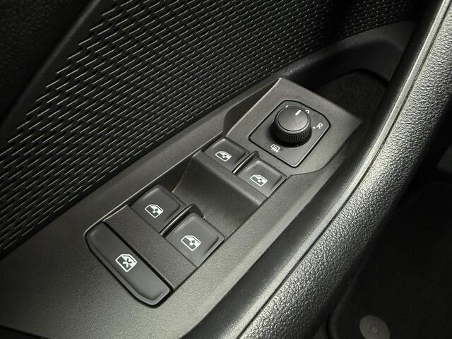 Skoda OCTAVIA Combi 1.0 TSI Business Edition ?Virtual Cockpit ?Full LED ?Navigatie ?Camera ?Apple Carplay & Android Auto ?Sfeerverlichting ?Stoelverwarming ?Keyless ?Climate ?Cruise ?Parkeersensoren ?Lichtmetaal