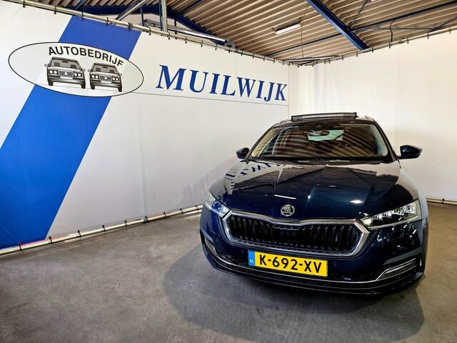 Skoda OCTAVIA Combi 1.0 e-TSI Business Edition Plus / Trekhaak / Pano / NL Aut