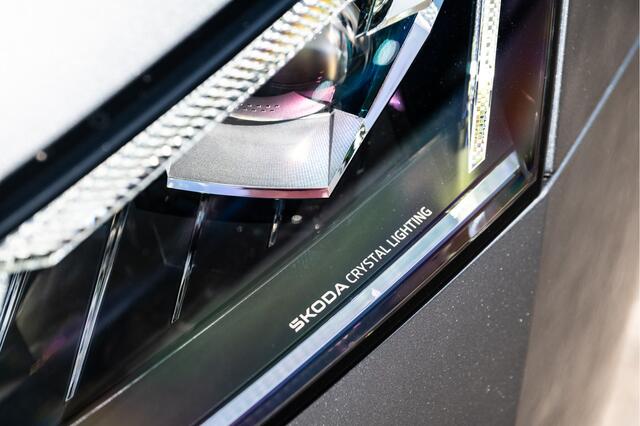 Skoda OCTAVIA Combi 1.5 TSI MHEV Business Edition | Matrix LED | HUD | Winterpakket | Travel Assist | Camera | 18"