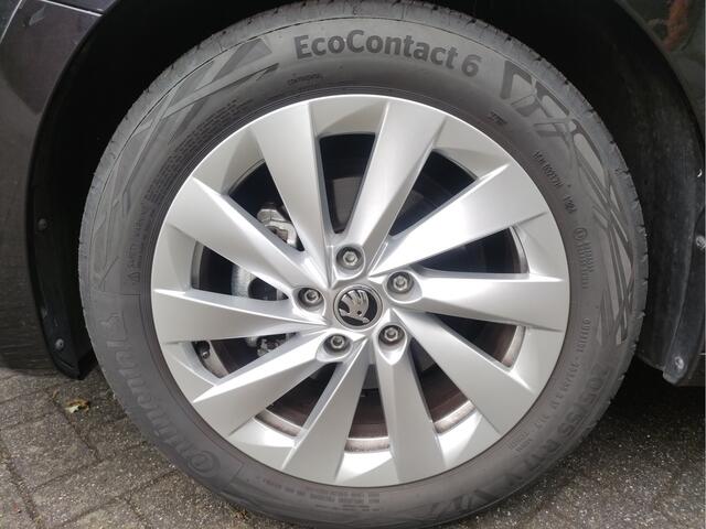 Skoda OCTAVIA Combi 1.5 TSI MHEV DSG Business Edition Plus Adaptieve Cr.control - Stoel+Stuurverwarming - Led Matrix verlichting - Bagagepakket - Zonneschermen