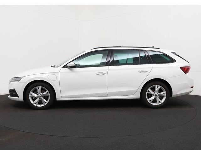 Skoda OCTAVIA Combi 1.4 TSI iV PHEV Sportline Business Bj 2022 Panoramadak,Navi,18inch,Cruise