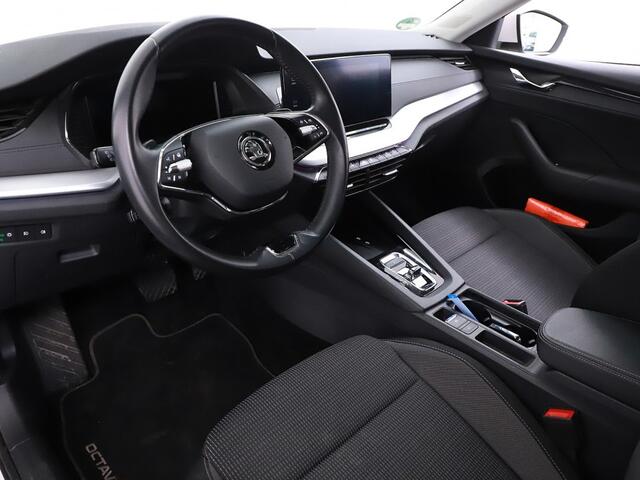 Skoda OCTAVIA Combi 1.4 TSI iV PHEV Sportline Business Bj 2022 Panoramadak,Navi,18inch,Cruise