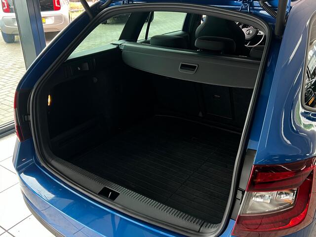 Skoda OCTAVIA Combi 1.5 TSI Greentech Sport Business NL AUTO | PANO | SPORTSTOELEN | CARPLAY |