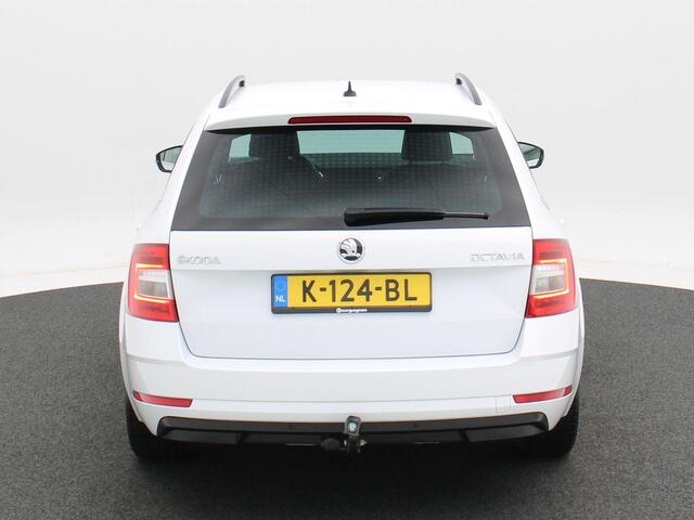 Skoda OCTAVIA Combi 1.5 TSi 150 Pk Automaat Business Edition | Climate Controle | Navigatie | Stoelverwarming | 16 Inch | Privacy Glass | Trekhaak | 115.850 Km!!